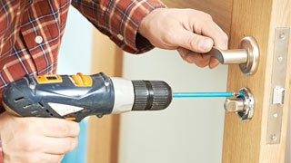 Automotive Locksmith at 01960, Massachusetts